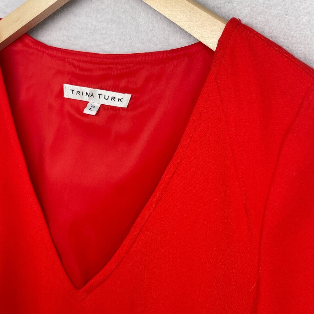 TRINA TURK Dress 2 Silvia Sheath Mini Crepe V-Neck Slit 3/4 Sleeve Red - Picture 6 of 14